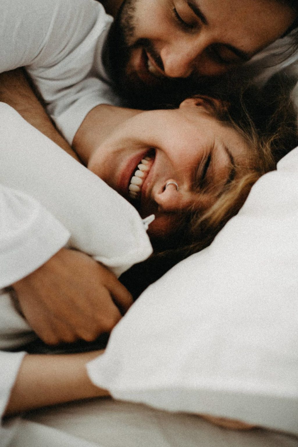 温馨永恒怀旧电影胶片模拟颗粒纹理效果家庭情侣摄影照片调色Lightroom预设 Anna Dreamer-Film , Love ,BW presets 插件预设 sucaiwan.com