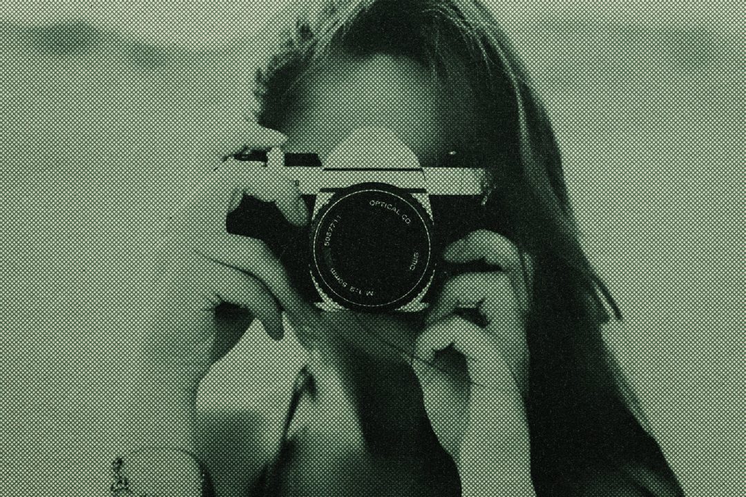 复古做旧颗粒半色调点状人像图片修图PS特效滤镜插件样机 Old Vintage Halftone Photo Effect 插件预设 第4张-素材湾丨精选海外优质设计素材资源 复古做旧颗粒半色调点状人像图片修图PS特效滤镜插件样机 Old Vintage Halftone Photo Effect 插件预设 sucaiwan.com