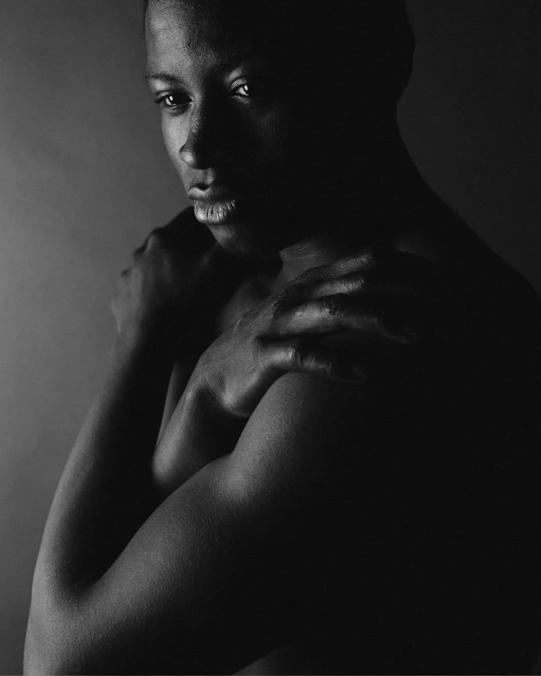 复古黑白色调城市街头拍摄照片调色VSCO CAM预设 VSCO CAM – FILM X – ILFORD 插件预设 sucaiwan.com