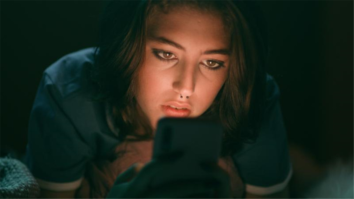 Voyager LUT Pack 网飞胶片电影风格仿真模拟调色LUT预设+达芬奇节点 The Voyager LUTs – Pro Pack ( LUTs & Powergrades ) 插件预设 第5张-素材湾丨精选海外优质设计素材资源 Voyager LUT Pack 网飞胶片电影风格仿真模拟调色LUT预设+达芬奇节点 The Voyager LUTs – Pro Pack ( LUTs & Powergrades ) 插件预设 sucaiwan.com