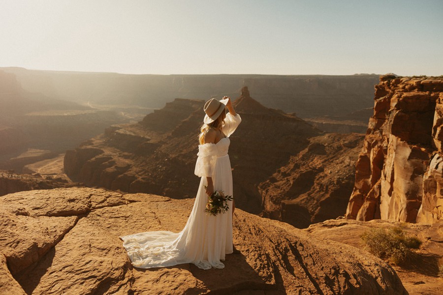 10种复古温暖翡翠琥珀色中性自然色彩/风光人像/人文摄影/婚礼摄影后期调色LR预设 AMBER PRESETS - Nathan Chanski 2.0 插件预设 sucaiwan.com