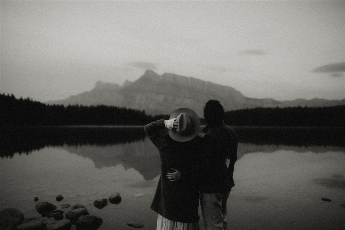 复古棕褐色黑白电影色调模拟哑光火棉胶锡版摄影LR调色预设 Mythic Presets by Sasha Casta 插件预设 sucaiwan.com