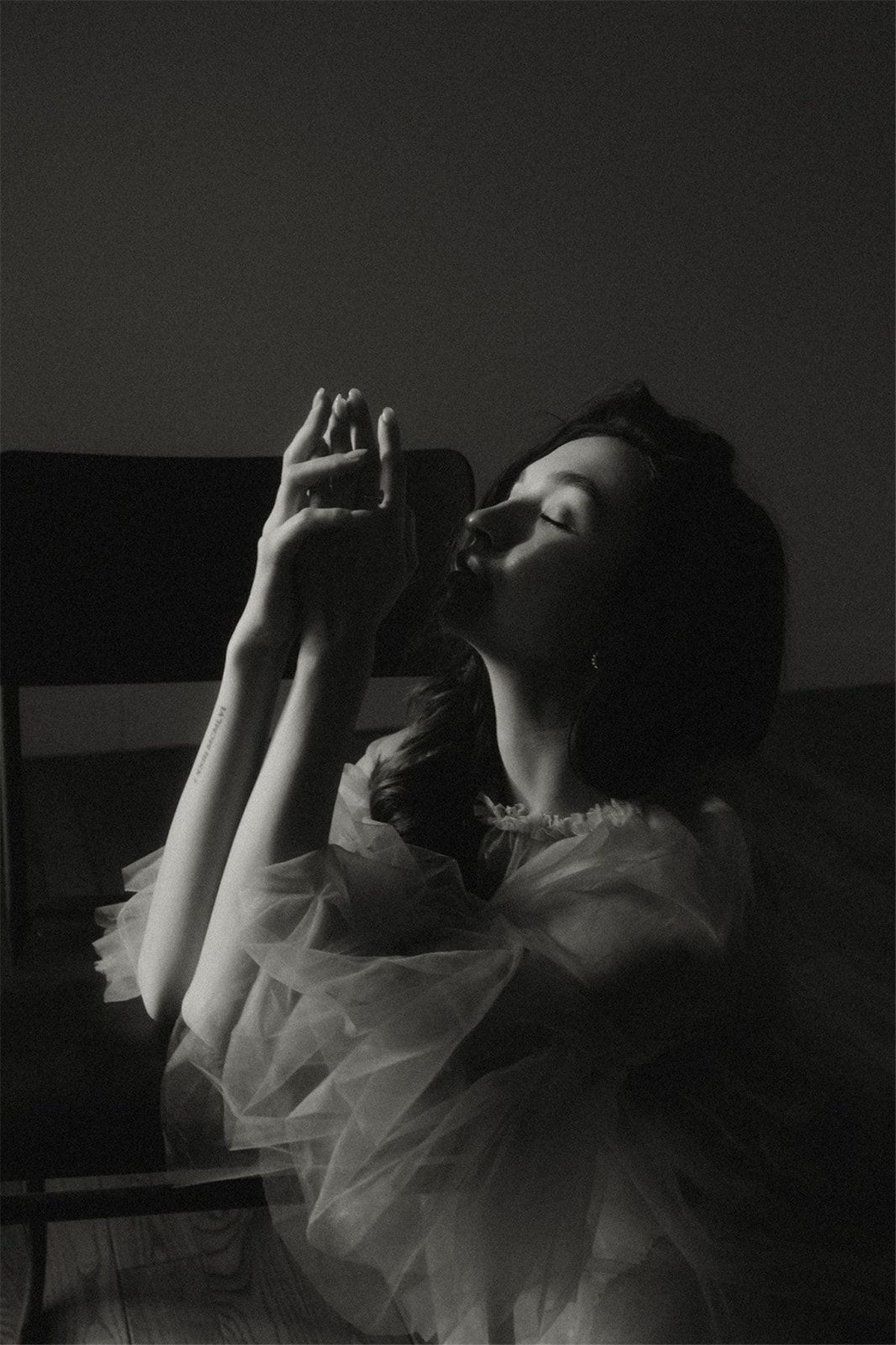 复古棕褐色黑白电影色调模拟哑光火棉胶锡版摄影LR调色预设 Mythic Presets by Sasha Casta 插件预设 sucaiwan.com