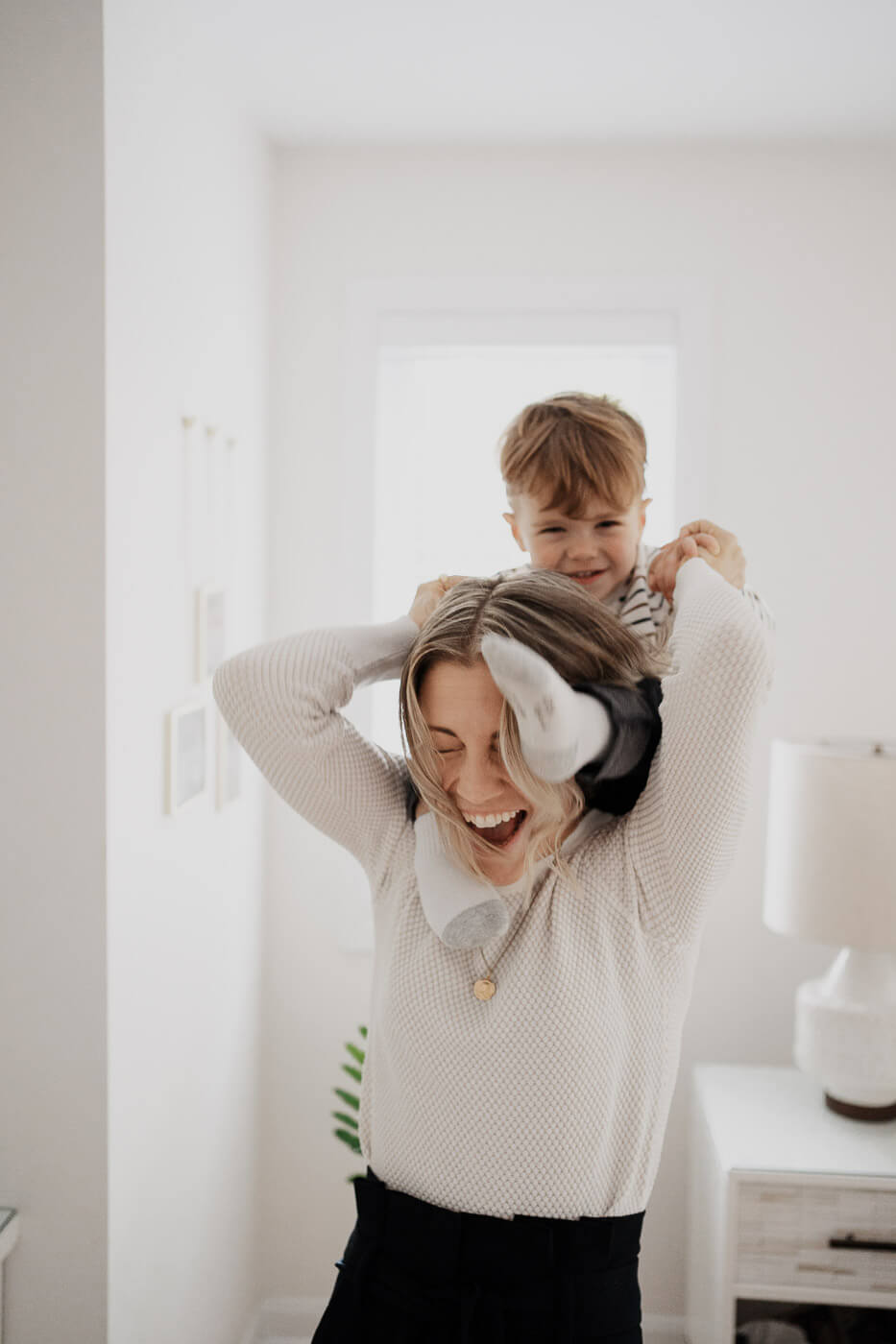 干净明亮精致家庭摄影新生儿宝宝摄影生活方式和婚礼摄影后期柔和明亮Lightroom预设 Heart & Lifestyle - Minimal Preset Collection 插件预设 第2张-素材湾丨精选海外优质设计素材资源 干净明亮精致家庭摄影新生儿宝宝摄影生活方式和婚礼摄影后期柔和明亮Lightroom预设 Heart & Lifestyle - Minimal Preset Collection 插件预设 sucaiwan.com