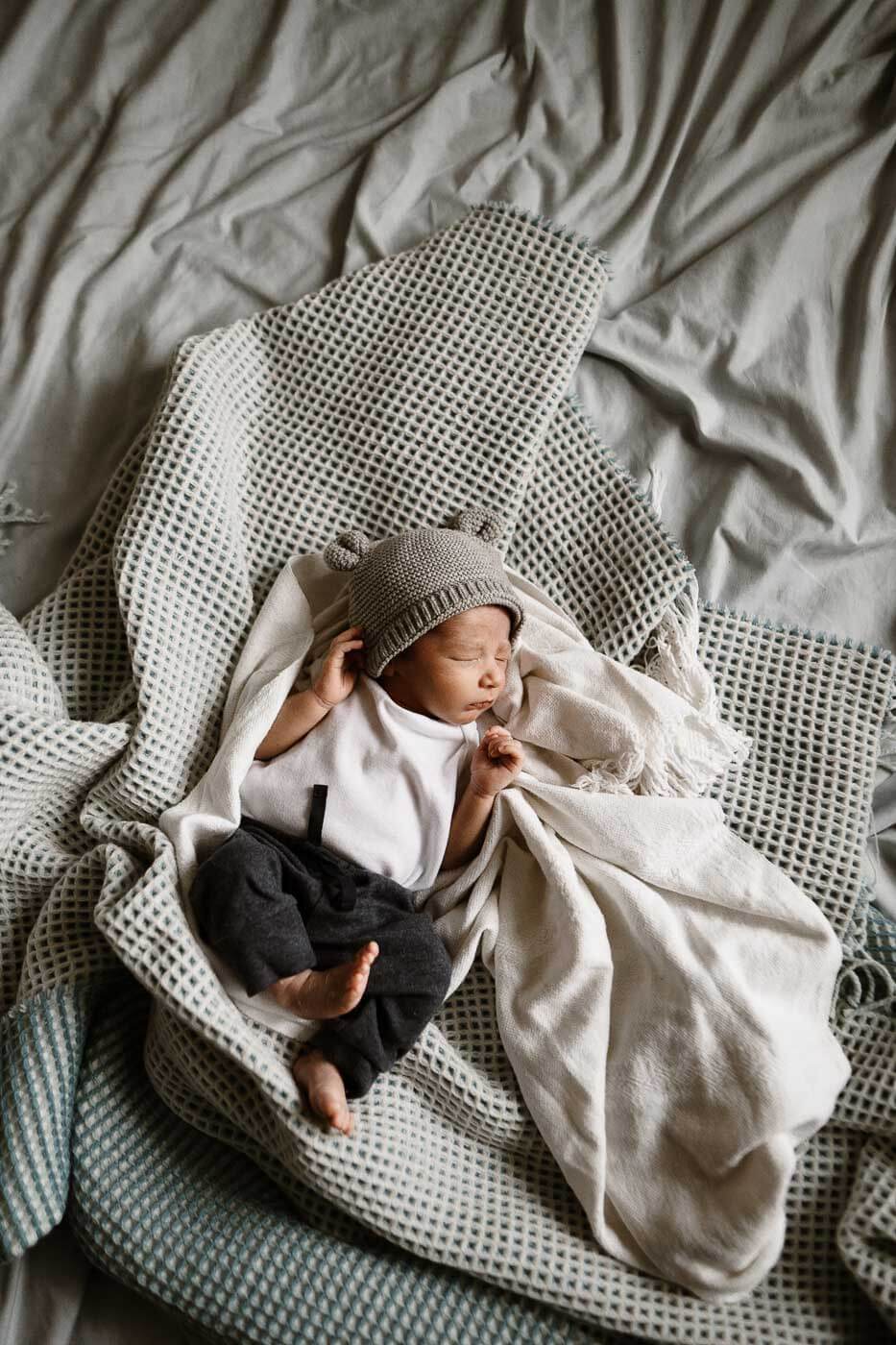 干净明亮精致家庭摄影新生儿宝宝摄影生活方式和婚礼摄影后期柔和明亮Lightroom预设 Heart & Lifestyle - Minimal Preset Collection 插件预设 第11张-素材湾丨精选海外优质设计素材资源 干净明亮精致家庭摄影新生儿宝宝摄影生活方式和婚礼摄影后期柔和明亮Lightroom预设 Heart & Lifestyle - Minimal Preset Collection 插件预设 sucaiwan.com