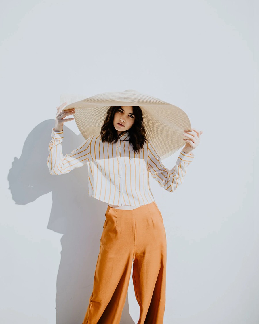 Mango Street 6个喜怒无常经典风光人像人文扫街时尚摄影后期LR预设 The Classic Collection 插件预设 第2张-素材湾丨精选海外优质设计素材资源 Mango Street 6个喜怒无常经典风光人像人文扫街时尚摄影后期LR预设 The Classic Collection 插件预设 sucaiwan.com