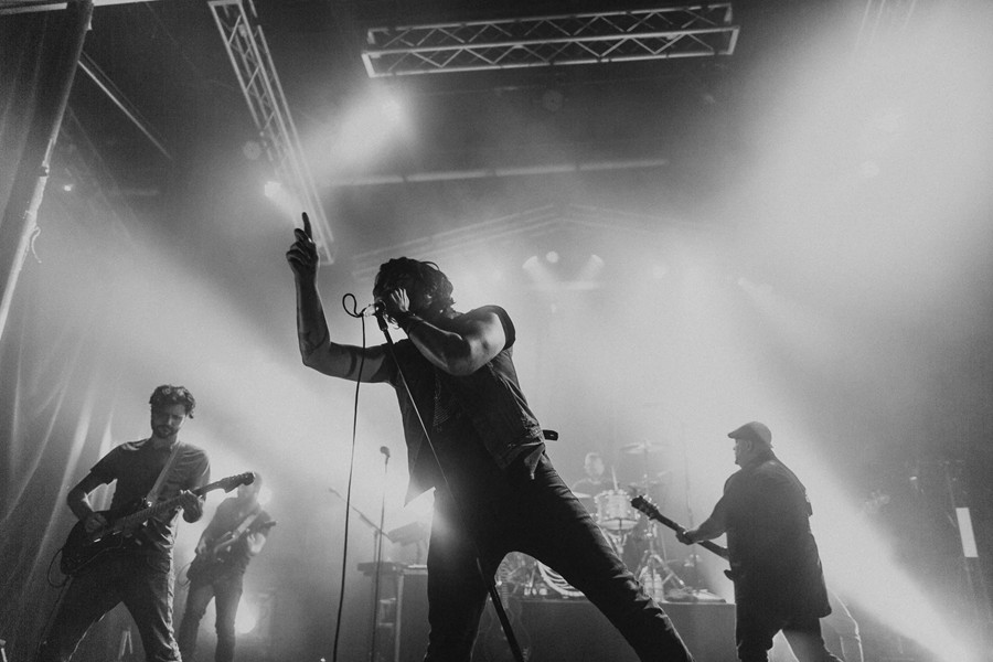 Mango Street 6个喜怒无常经典风光人像人文扫街时尚摄影后期LR预设 The Classic Collection 插件预设 第4张-素材湾丨精选海外优质设计素材资源 Mango Street 6个喜怒无常经典风光人像人文扫街时尚摄影后期LR预设 The Classic Collection 插件预设 sucaiwan.com