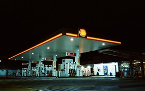 CineStill 800T 复古胶片模拟夜间摄影时尚人像扫街视频调色LUT + LR预设 + PS动作