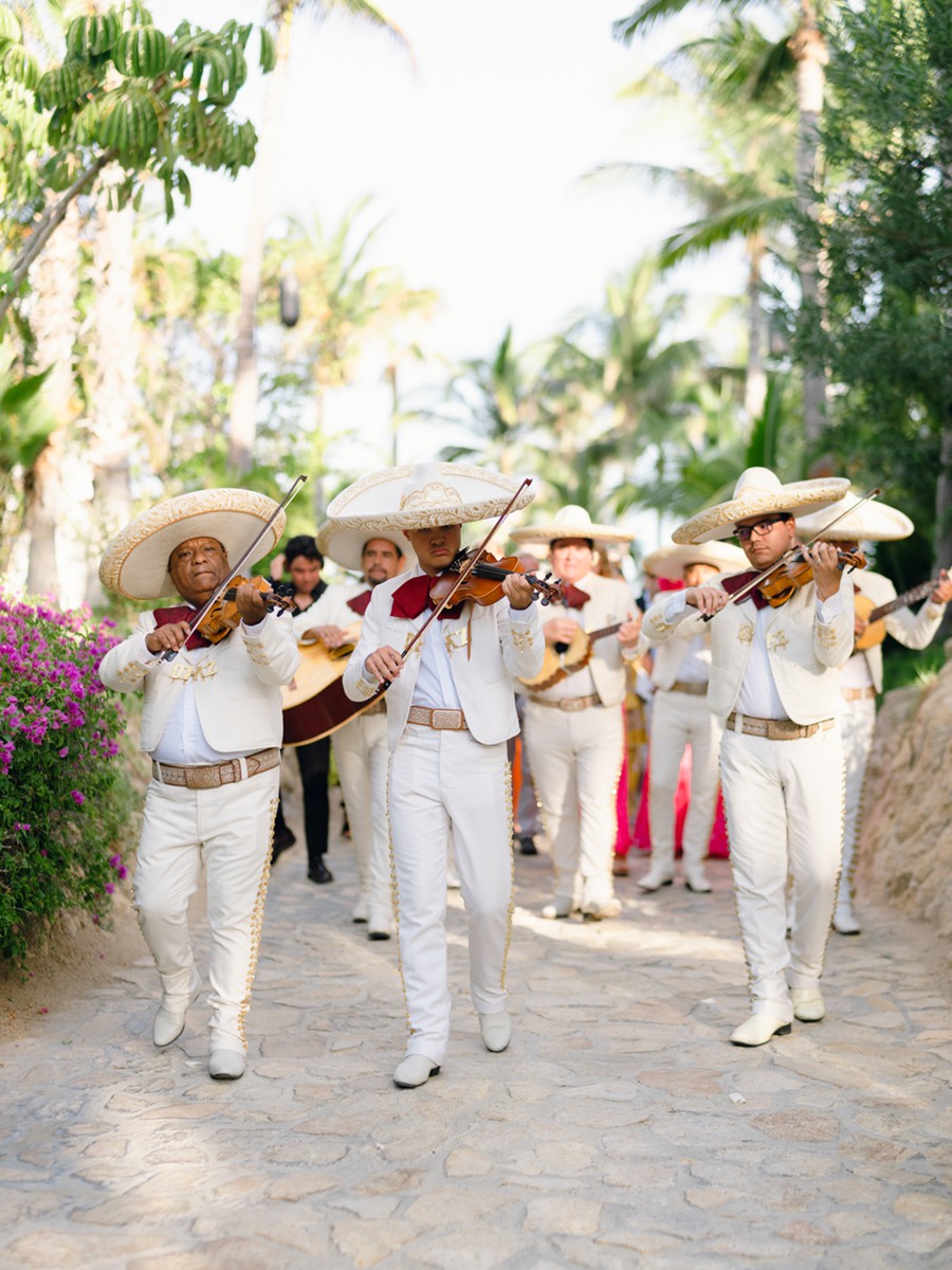 清新自然经典彩色黑白婚礼生活方式旅行摄影照片调色Lightroom预设包 REFINED x Tec Petaja 插件预设 第7张-素材湾丨精选海外优质设计素材资源 清新自然经典彩色黑白婚礼生活方式旅行摄影照片调色Lightroom预设包 REFINED x Tec Petaja 插件预设 sucaiwan.com