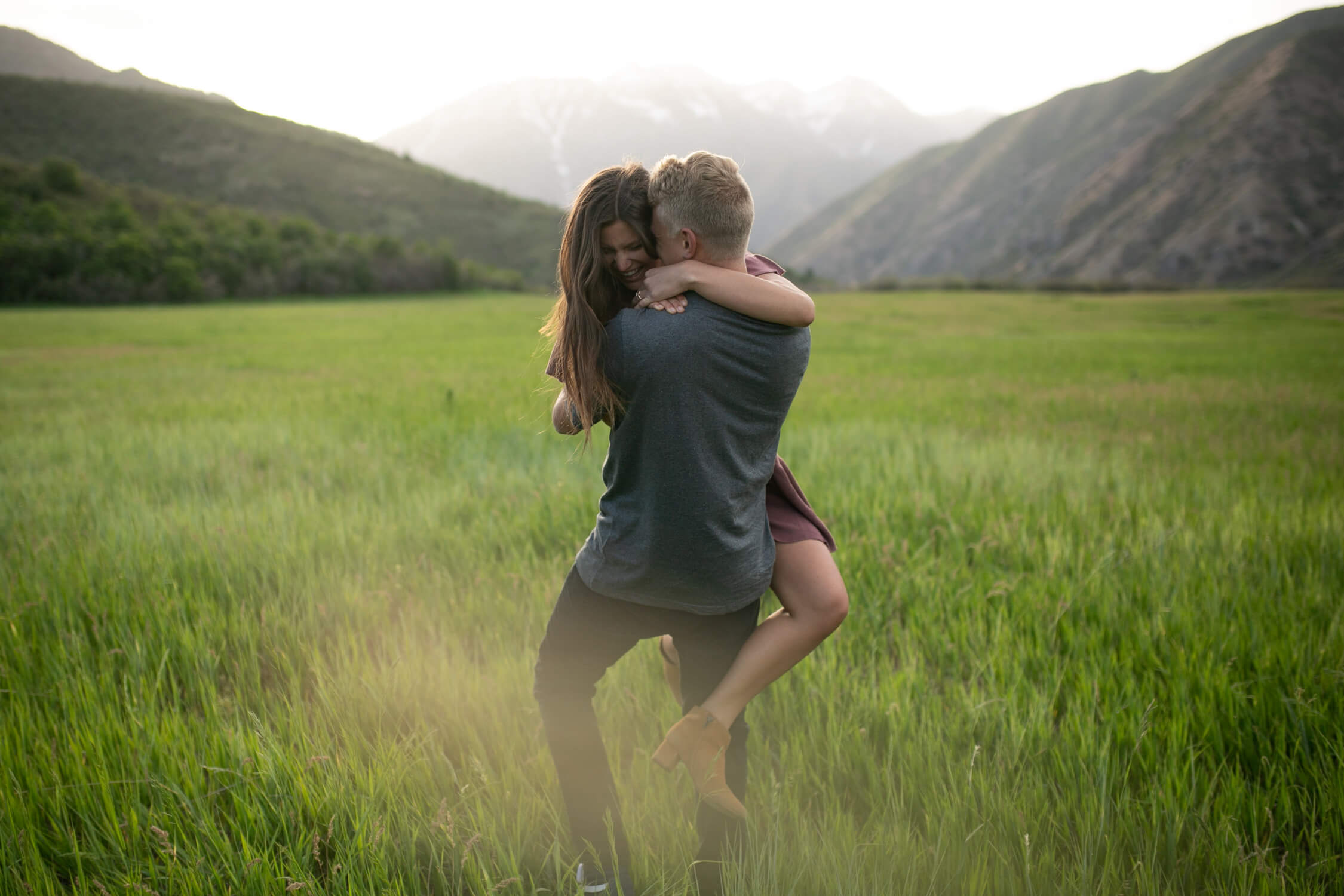 流行绚丽真正色彩暖色调旅行摄影照片iphone手机Lightroom调色预设 G-Presets – Olivia Markle Mobile Desktop Bundle 插件预设 sucaiwan.com