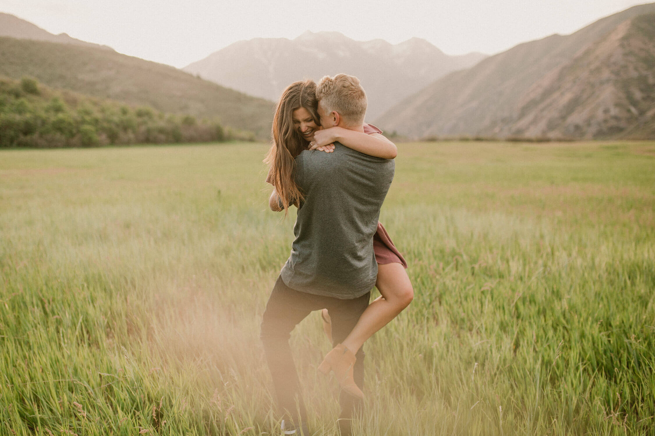 流行绚丽真正色彩暖色调旅行摄影照片iphone手机Lightroom调色预设 G-Presets – Olivia Markle Mobile Desktop Bundle 插件预设 sucaiwan.com