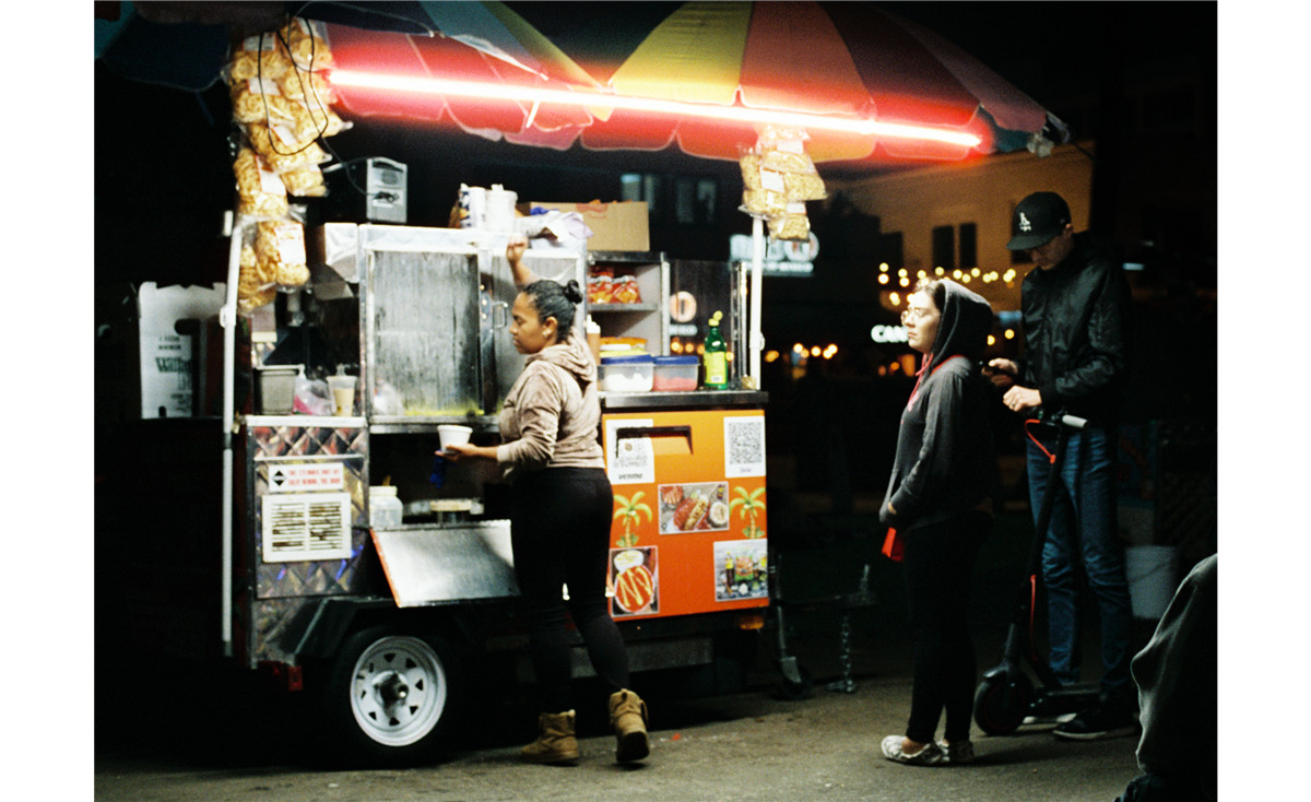 经典柯达富士胶片电影美学怀旧色调胶片摄影LR调色预设 Film is Fun - Film Emulation Preset Collection ( + Film Frame Borders) 插件预设 第6张-素材湾丨精选海外优质设计素材资源 经典柯达富士胶片电影美学怀旧色调胶片摄影LR调色预设 Film is Fun - Film Emulation Preset Collection ( + Film Frame Borders) 插件预设 sucaiwan.com