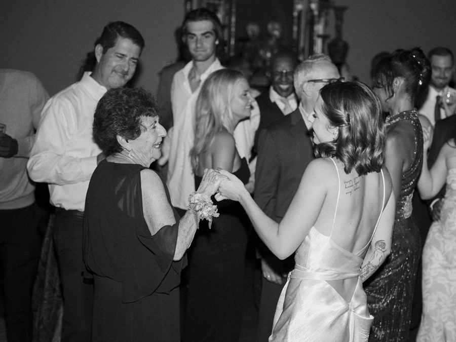 G-Presets - Brady Bates 干净简约粉红奶油色蓝绿黑白风光人像婚礼Lightroom预设 插件预设 第9张-素材湾丨精选海外优质设计素材资源 G-Presets - Brady Bates 干净简约粉红奶油色蓝绿黑白风光人像婚礼Lightroom预设 插件预设 sucaiwan.com