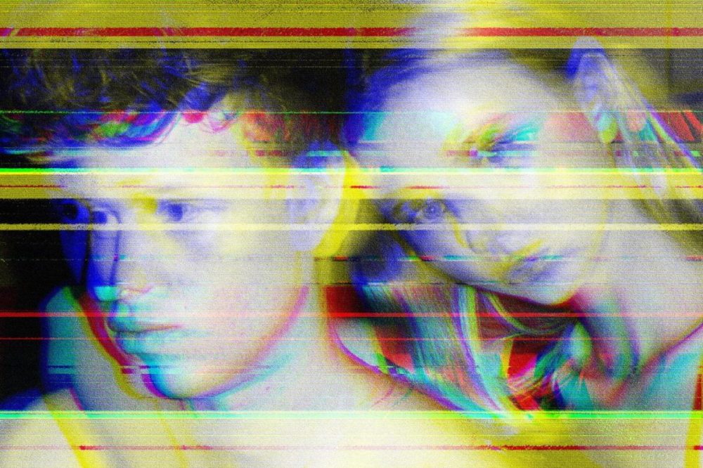 90年代信号故障毛刺屏幕像素照片效果PSD特效样机 Offset Print Glitching Photo Effect 插件预设 sucaiwan.com