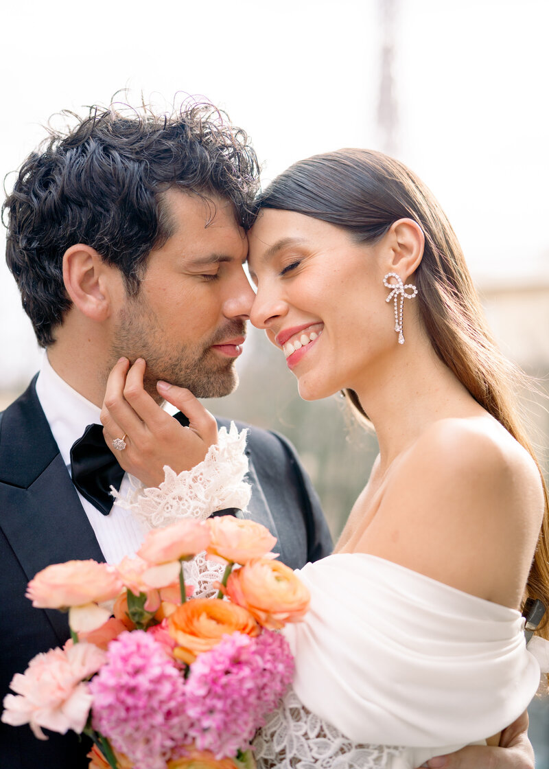 纯白明亮中性暖色黑白富士胶片人像婚礼生活方式摄影后期LR预设Lauren Fair - Lauren Fair 7 Powerful Presets & Profiles 插件预设 第7张-素材湾丨精选海外优质设计素材资源 纯白明亮中性暖色黑白富士胶片人像婚礼生活方式摄影后期LR预设Lauren Fair - Lauren Fair 7 Powerful Presets & Profiles 插件预设 sucaiwan.com