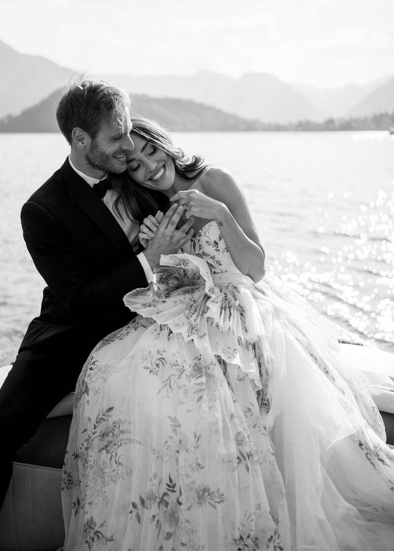 纯白明亮中性暖色黑白富士胶片人像婚礼生活方式摄影后期LR预设Lauren Fair - Lauren Fair 7 Powerful Presets & Profiles 插件预设 第11张-素材湾丨精选海外优质设计素材资源 纯白明亮中性暖色黑白富士胶片人像婚礼生活方式摄影后期LR预设Lauren Fair - Lauren Fair 7 Powerful Presets & Profiles 插件预设 sucaiwan.com