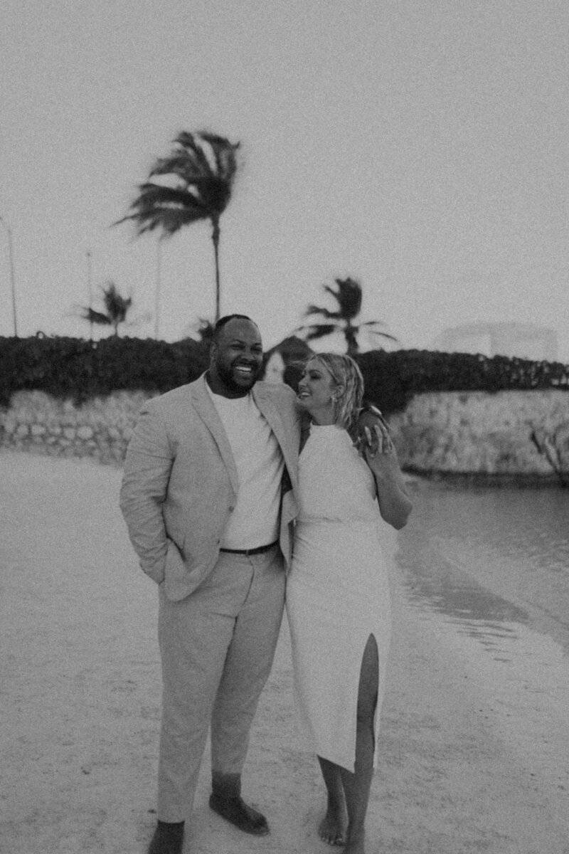 优雅温暖色调柔和绿色黑白色婚礼摄影肖像照片调色Lightroom预设包 Kailee Marie the sunday pack presets 插件预设 第16张-素材湾丨精选海外优质设计素材资源 优雅温暖色调柔和绿色黑白色婚礼摄影肖像照片调色Lightroom预设包 Kailee Marie the sunday pack presets 插件预设 sucaiwan.com