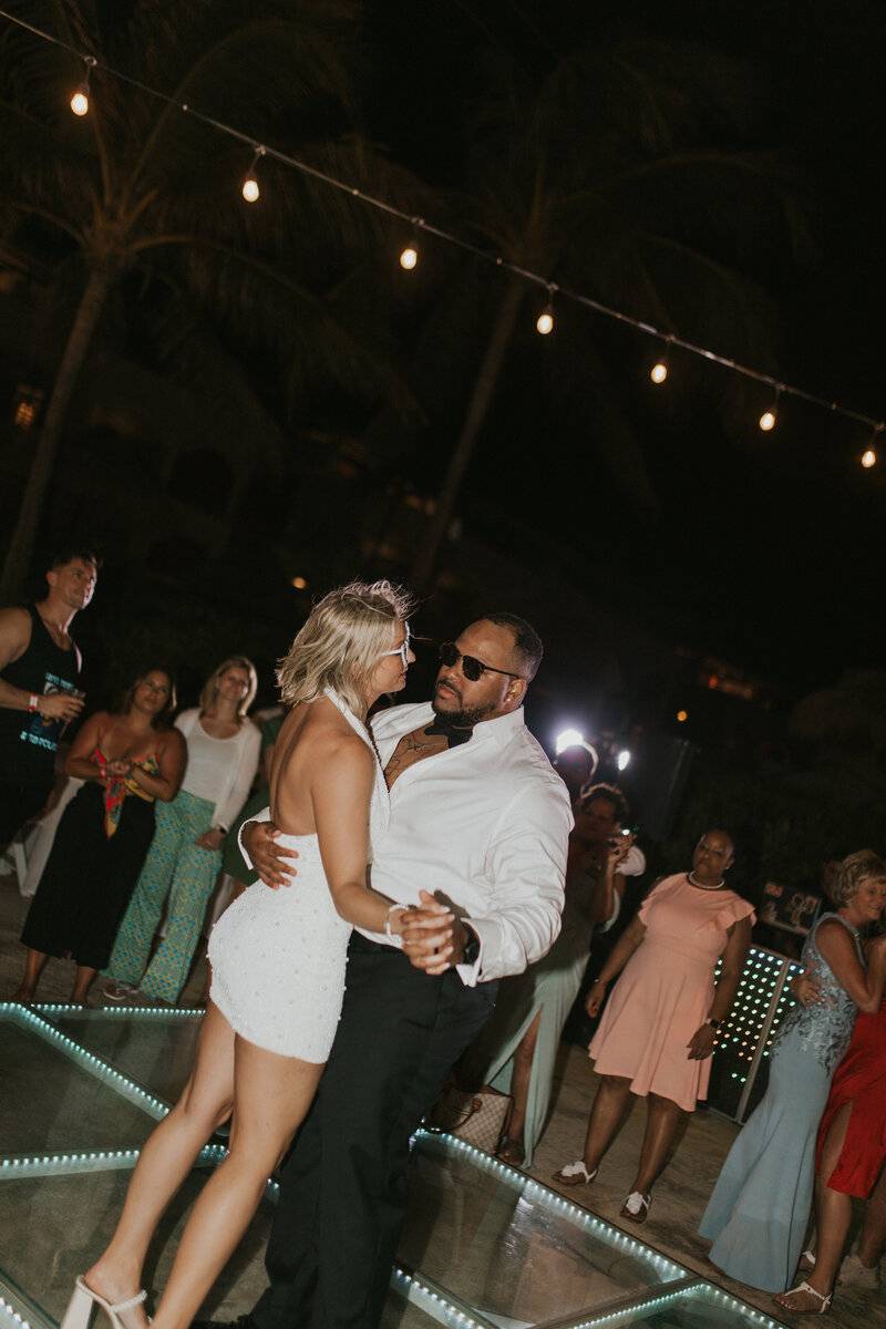 优雅温暖色调柔和绿色黑白色婚礼摄影肖像照片调色Lightroom预设包 Kailee Marie the sunday pack presets 插件预设 第20张-素材湾丨精选海外优质设计素材资源 优雅温暖色调柔和绿色黑白色婚礼摄影肖像照片调色Lightroom预设包 Kailee Marie the sunday pack presets 插件预设 sucaiwan.com