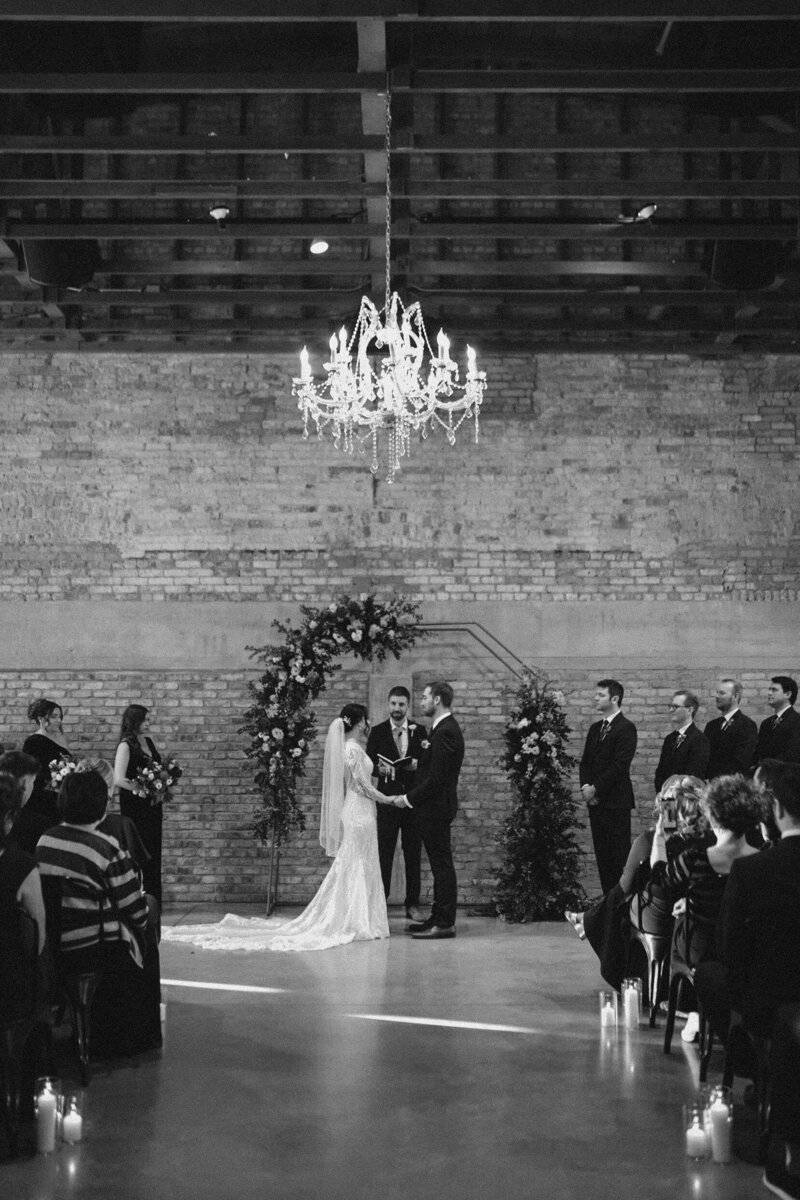 优雅温暖色调柔和绿色黑白色婚礼摄影肖像照片调色Lightroom预设包 Kailee Marie the sunday pack presets 插件预设 第22张-素材湾丨精选海外优质设计素材资源 优雅温暖色调柔和绿色黑白色婚礼摄影肖像照片调色Lightroom预设包 Kailee Marie the sunday pack presets 插件预设 sucaiwan.com