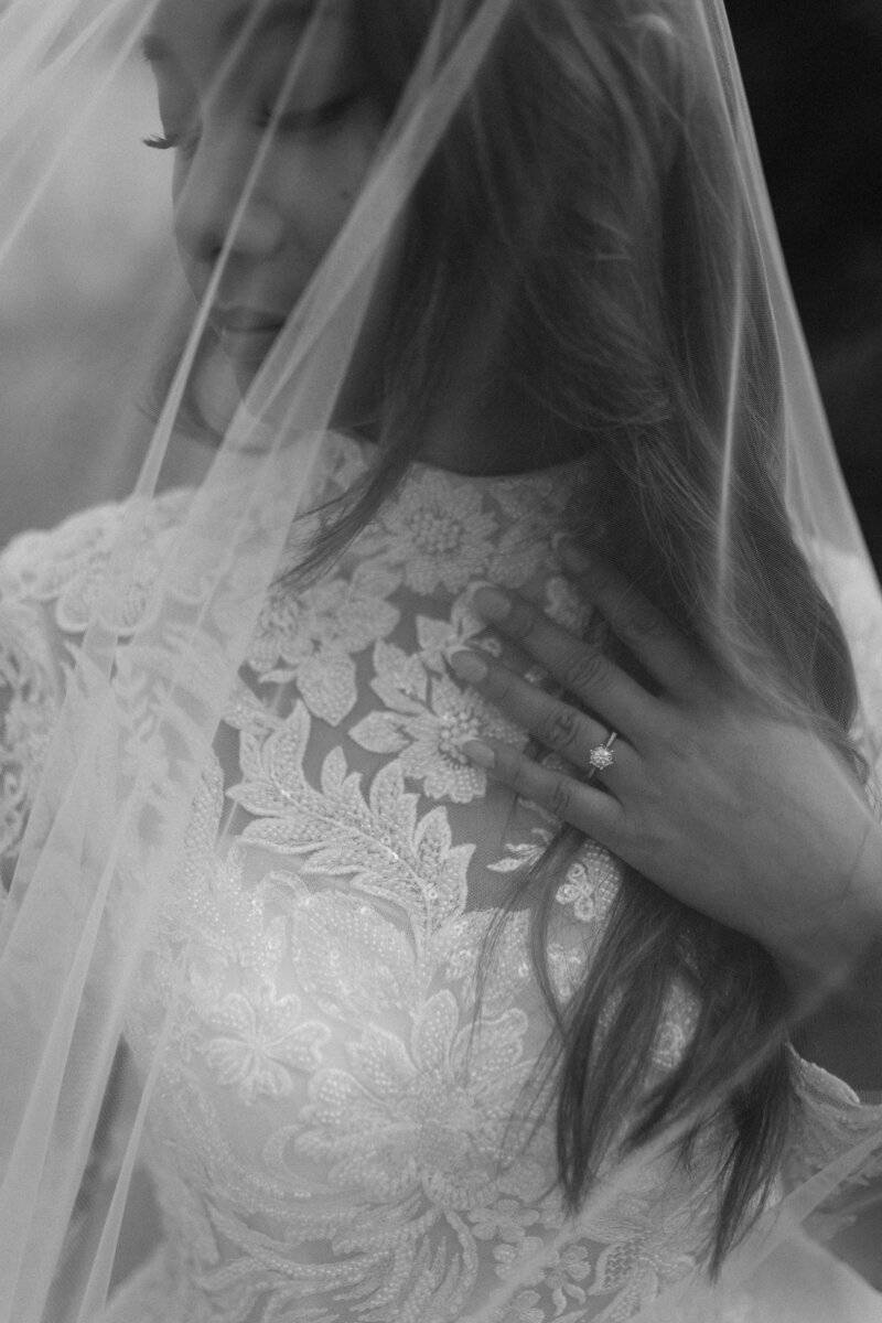 优雅温暖色调柔和绿色黑白色婚礼摄影肖像照片调色Lightroom预设包 Kailee Marie the sunday pack presets 插件预设 第24张-素材湾丨精选海外优质设计素材资源 优雅温暖色调柔和绿色黑白色婚礼摄影肖像照片调色Lightroom预设包 Kailee Marie the sunday pack presets 插件预设 sucaiwan.com