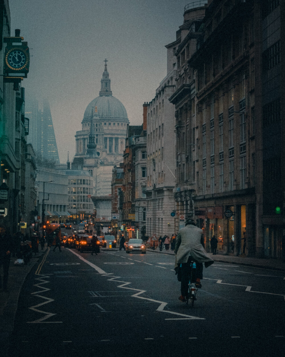高级复古电影胶片颗粒模拟城市人文扫街摄影照片调色lightroom预设包 Eren Jam – Cinematic Street Presets 插件预设 sucaiwan.com