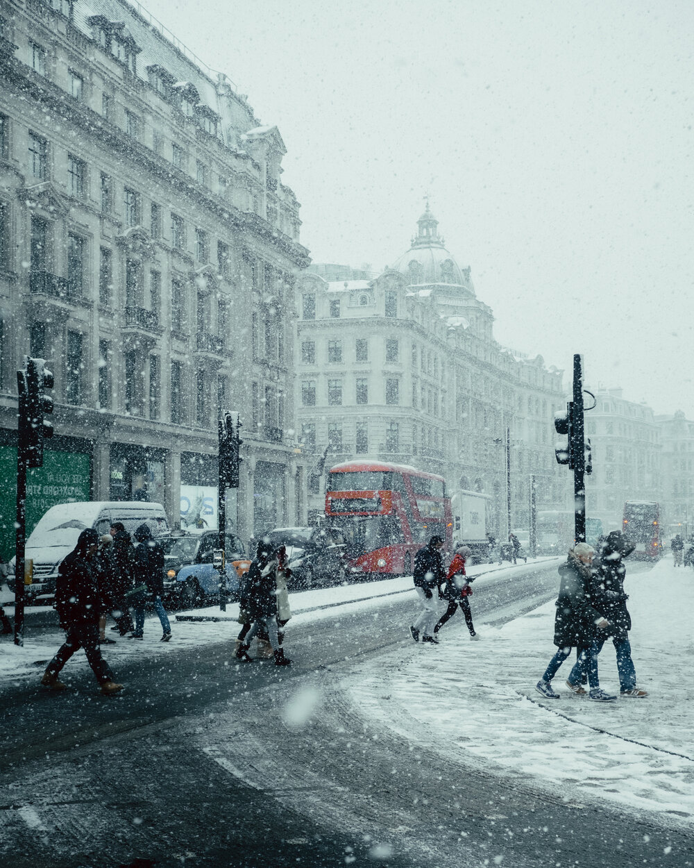 高级复古电影胶片颗粒模拟城市人文扫街摄影照片调色lightroom预设包 Eren Jam – Cinematic Street Presets 插件预设 sucaiwan.com