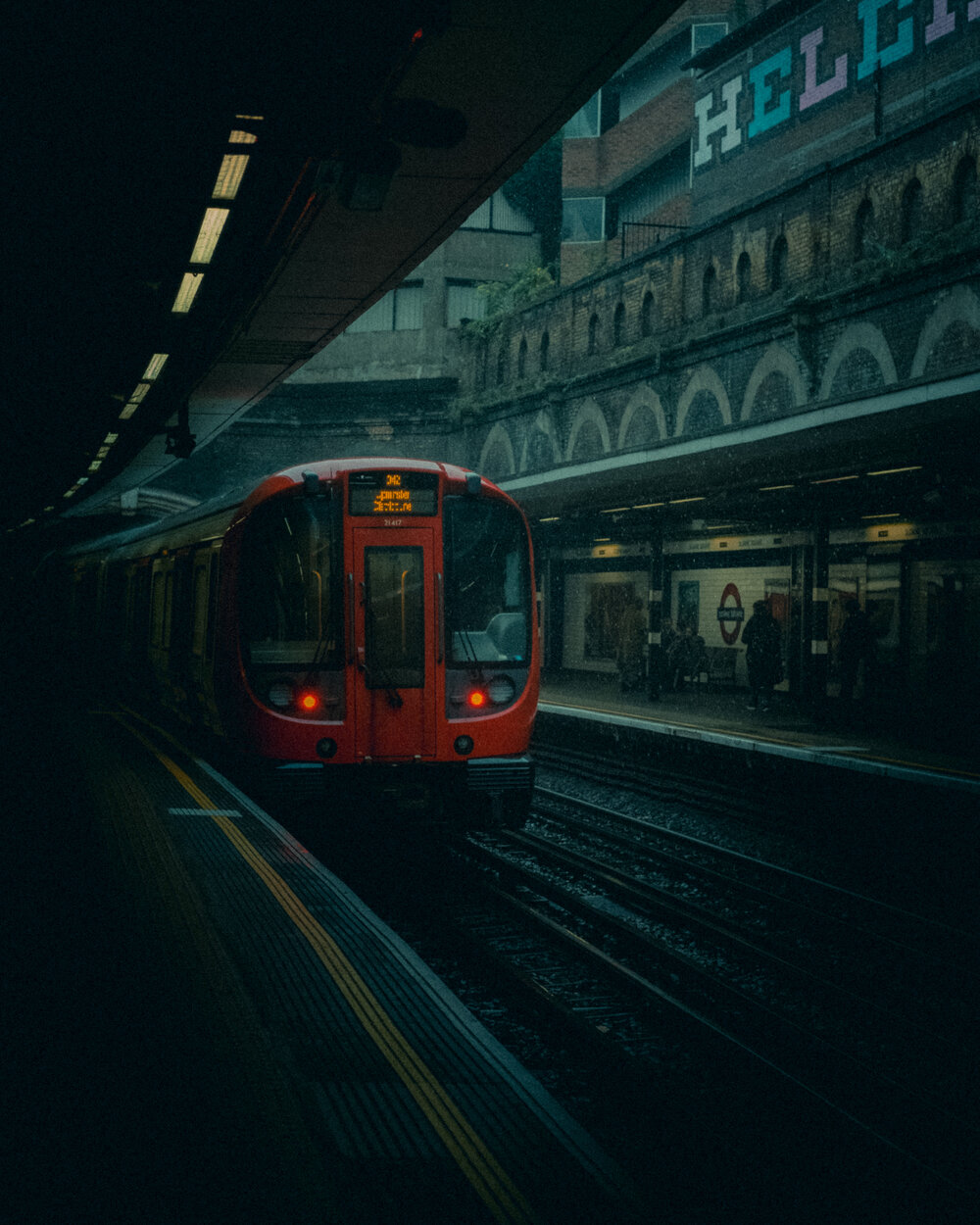 高级复古电影胶片颗粒模拟城市人文扫街摄影照片调色lightroom预设包 Eren Jam – Cinematic Street Presets 插件预设 sucaiwan.com