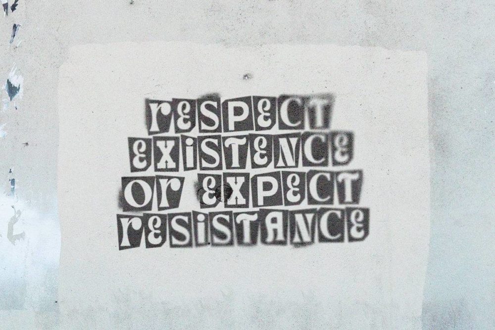 赛博朋克风杂志广告邀请函徽标设计装饰英文字体安装包 Dirty Punk 设计素材 sucaiwan.com