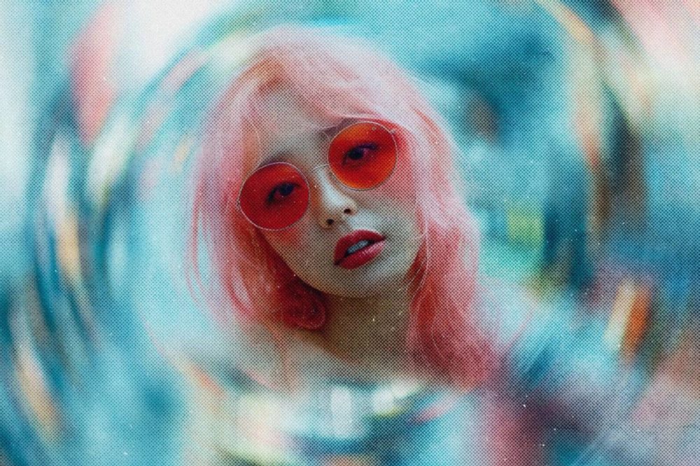 失真模糊旋转半色调照片效果PS特效滤镜样机 Halftone Spinning Blur Photo Effect 插件预设 sucaiwan.com