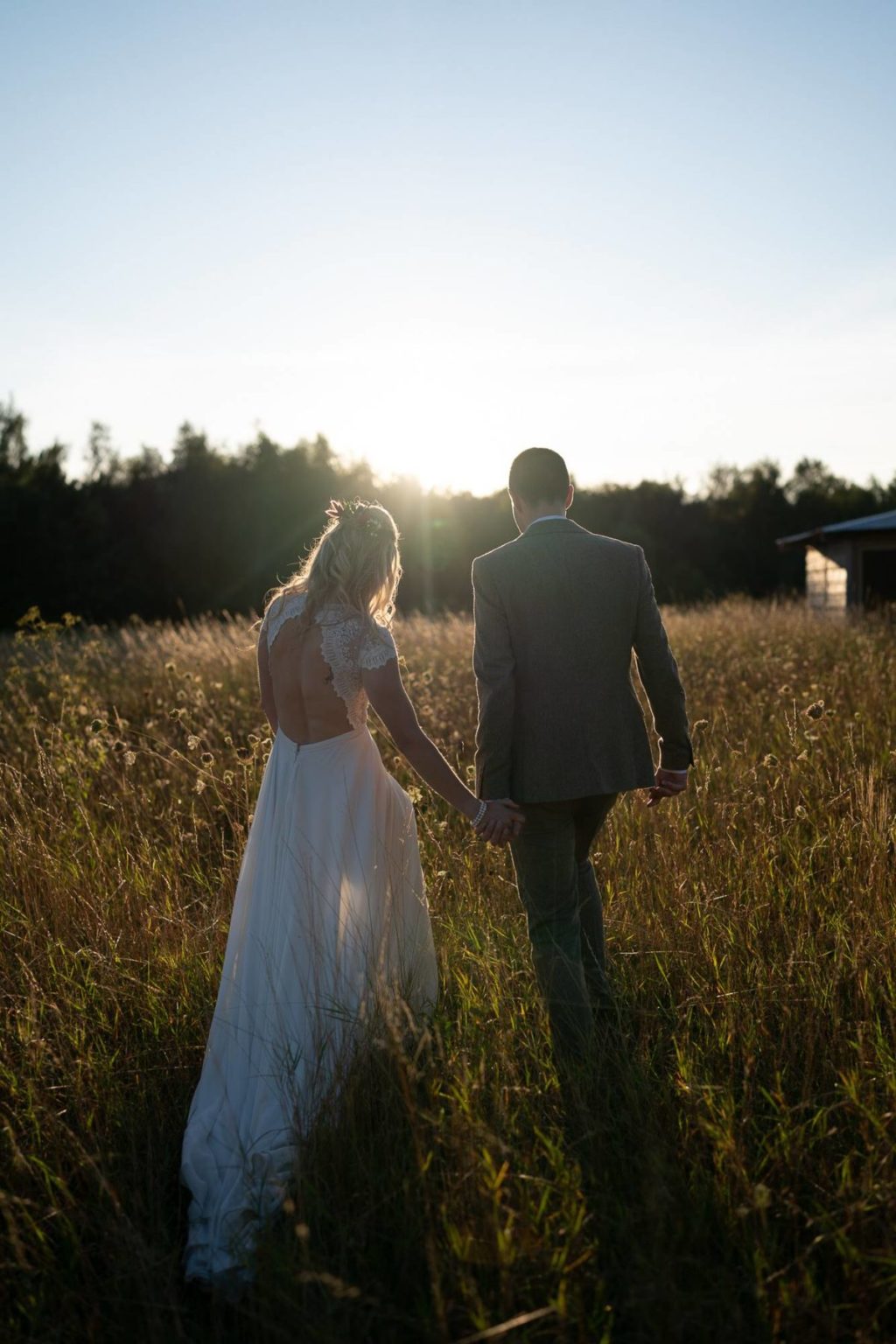 风格化前卫明亮暖色调婚礼摄影照片调色Lightroom预设包 Cara Zagni – Moon Pack 1 插件预设 sucaiwan.com