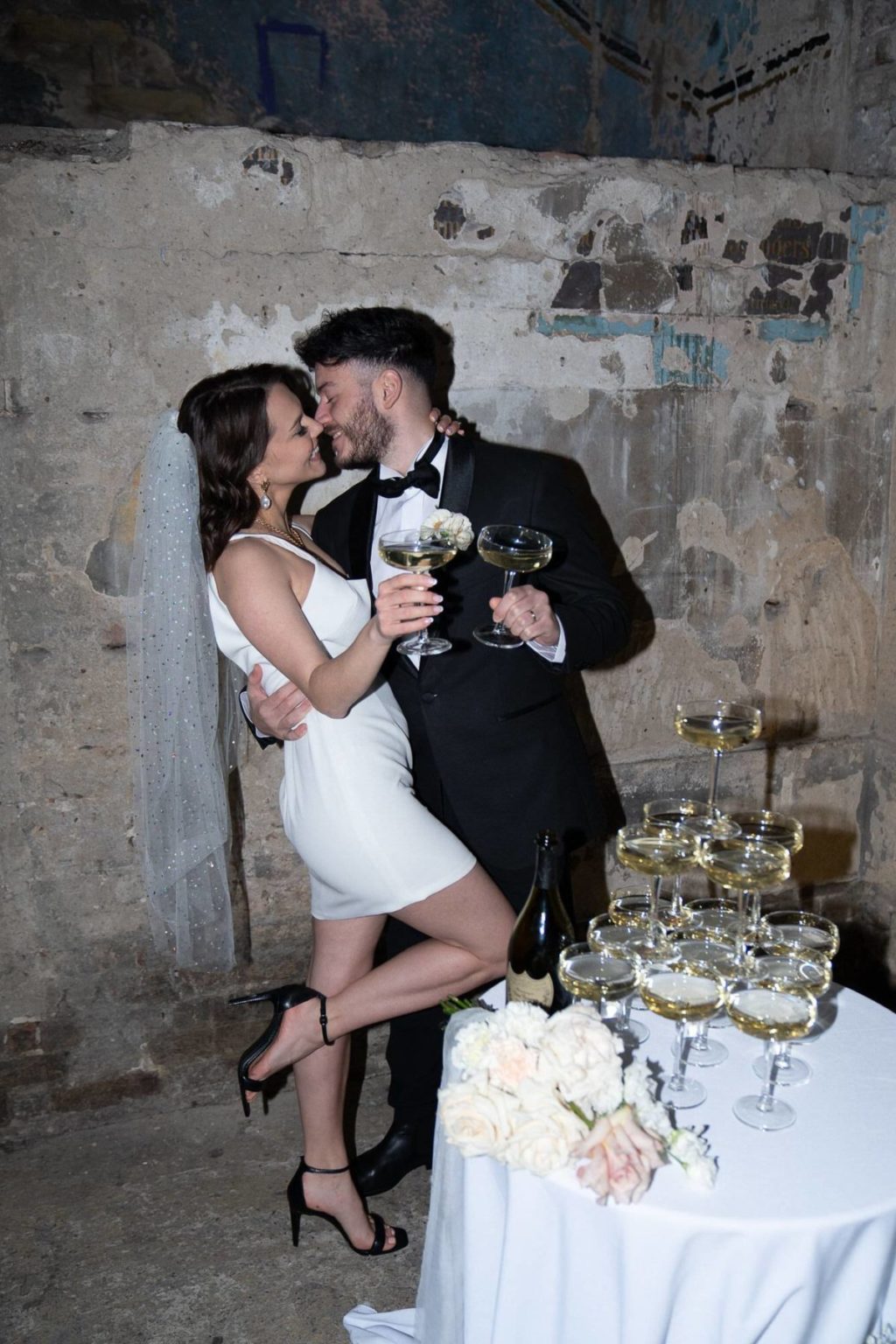 风格化前卫明亮暖色调婚礼摄影照片调色Lightroom预设包 Cara Zagni – Moon Pack 1 插件预设 sucaiwan.com