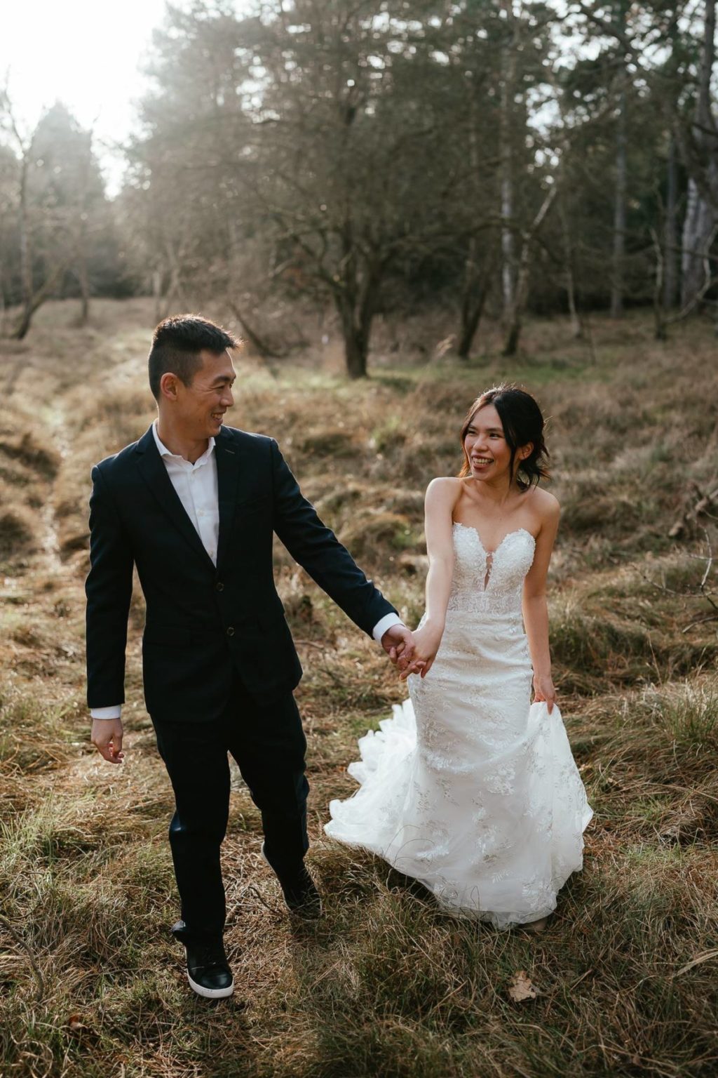 风格化前卫明亮暖色调婚礼摄影照片调色Lightroom预设包 Cara Zagni – Moon Pack 1 插件预设 sucaiwan.com