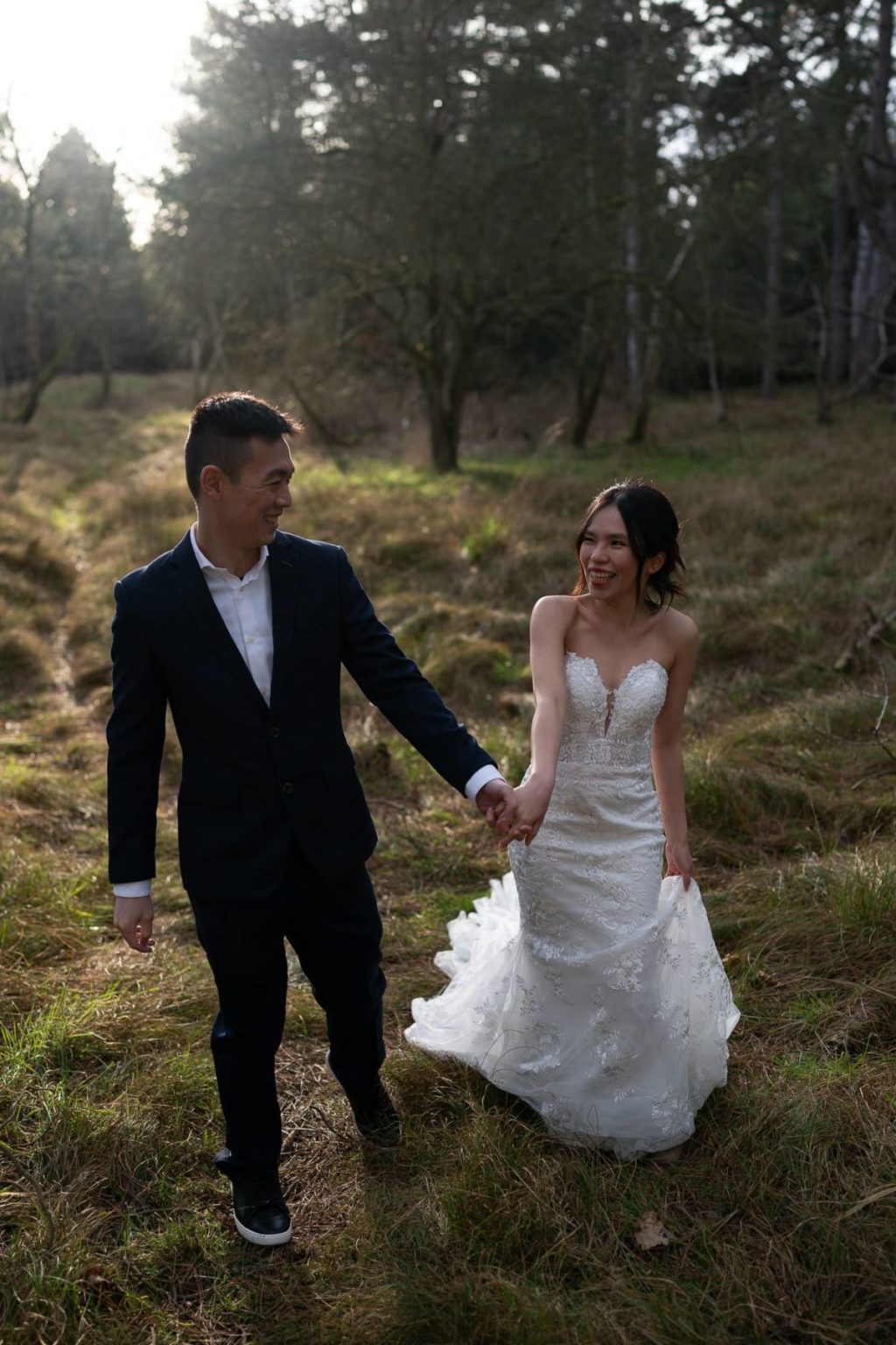 风格化前卫明亮暖色调婚礼摄影照片调色Lightroom预设包 Cara Zagni – Moon Pack 1 插件预设 sucaiwan.com