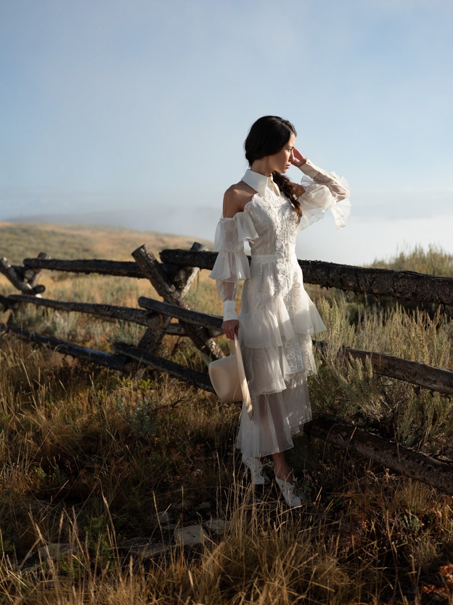 更新2.0版本 永恒经典富士胶片模拟电影质感肖像摄影照片调色Lightroom预设 Refined x KT Merry – Color Presets & Profiles & Mobile 2.0 插件预设 sucaiwan.com