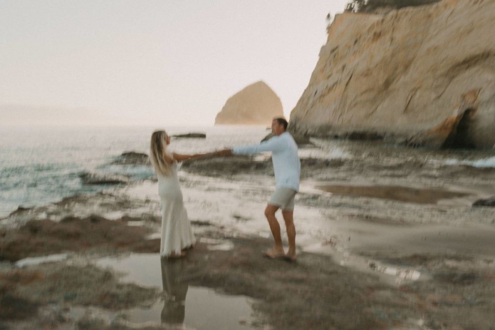 柔和绿色黑白色调冒险旅拍婚礼风景照片调色Lightroom预设 Carley Mae – Jade Pack Presets 插件预设 第5张-素材湾丨精选海外优质设计素材资源 柔和绿色黑白色调冒险旅拍婚礼风景照片调色Lightroom预设 Carley Mae – Jade Pack Presets 插件预设 sucaiwan.com