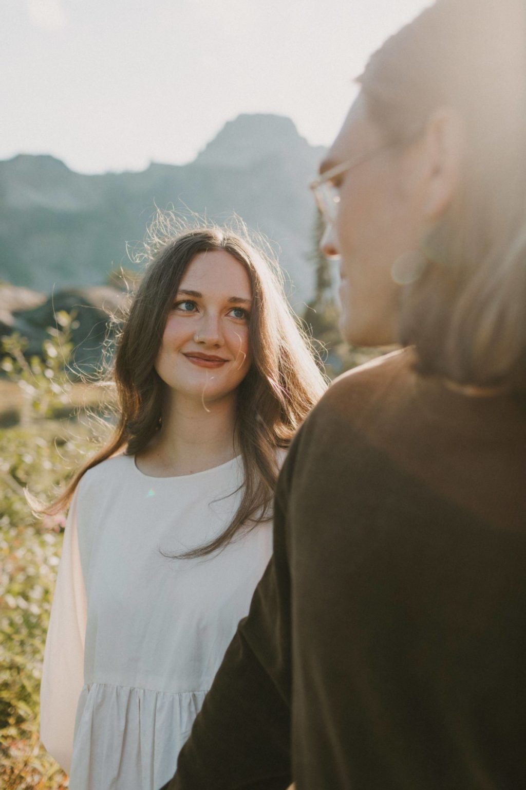 柔和绿色黑白色调冒险旅拍婚礼风景照片调色Lightroom预设 Carley Mae – Jade Pack Presets 插件预设 第4张-素材湾丨精选海外优质设计素材资源 柔和绿色黑白色调冒险旅拍婚礼风景照片调色Lightroom预设 Carley Mae – Jade Pack Presets 插件预设 sucaiwan.com