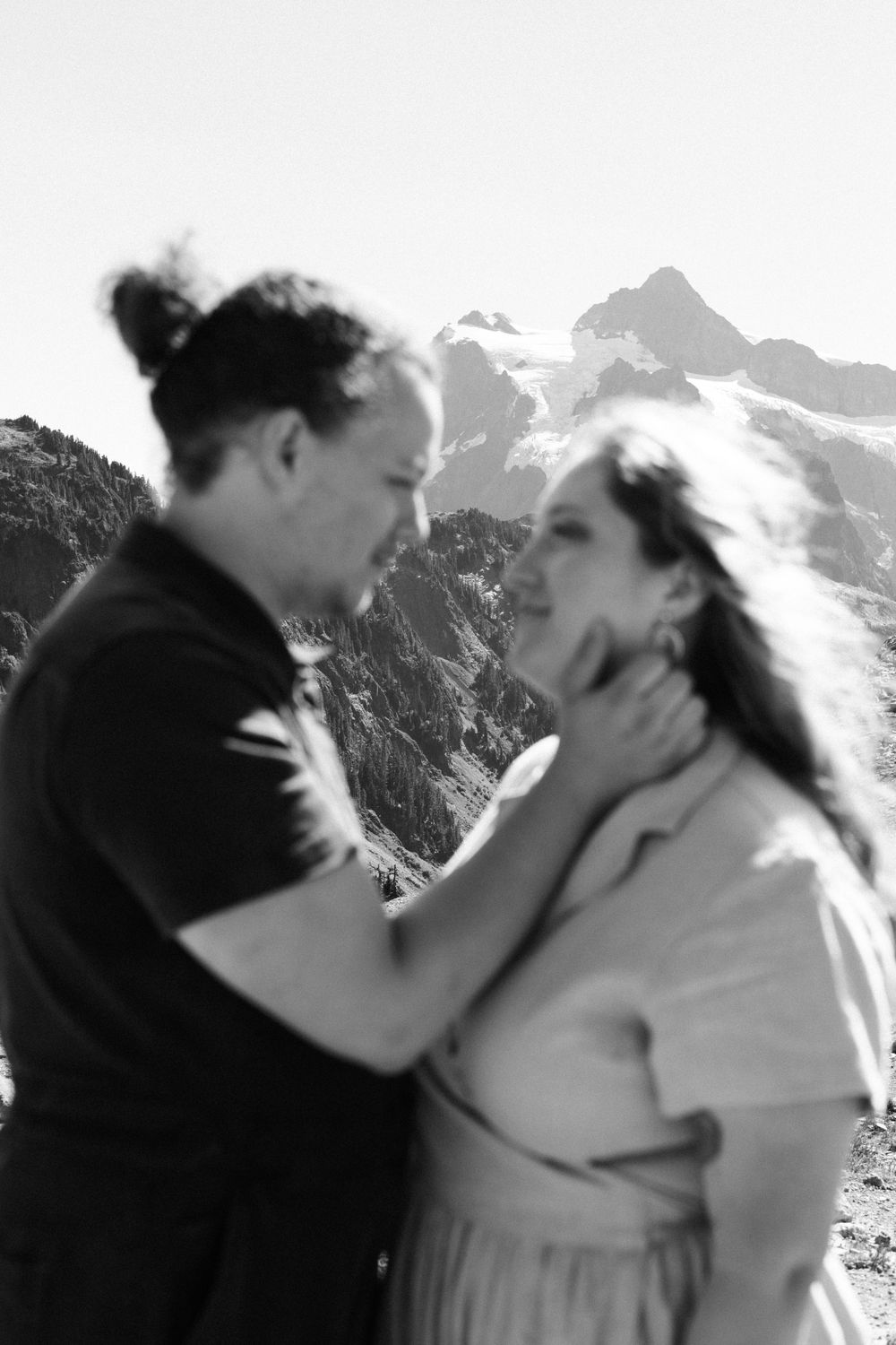 柔和绿色黑白色调冒险旅拍婚礼风景照片调色Lightroom预设 Carley Mae – Jade Pack Presets 插件预设 第15张-素材湾丨精选海外优质设计素材资源 柔和绿色黑白色调冒险旅拍婚礼风景照片调色Lightroom预设 Carley Mae – Jade Pack Presets 插件预设 sucaiwan.com