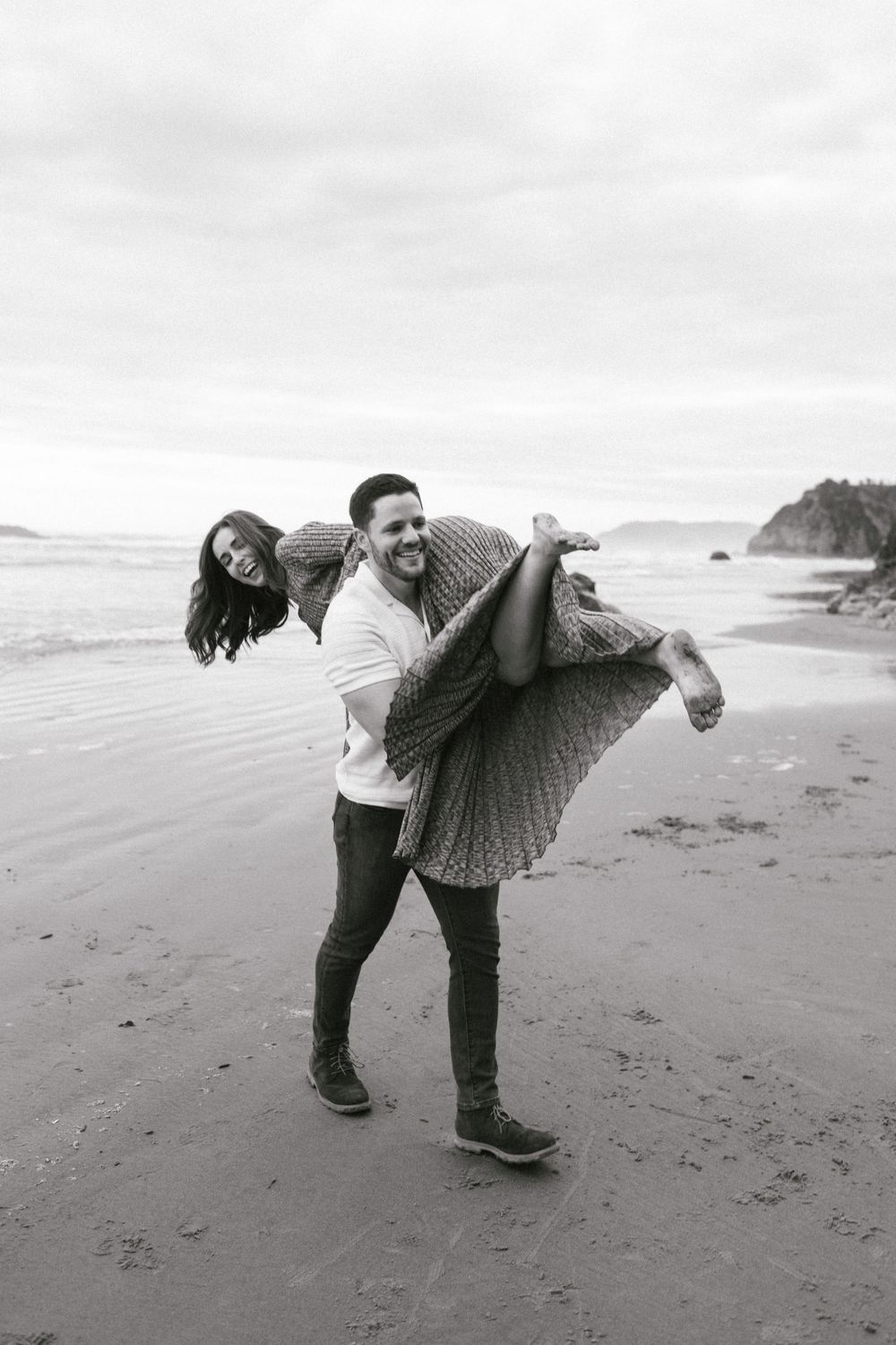 柔和绿色黑白色调冒险旅拍婚礼风景照片调色Lightroom预设 Carley Mae – Jade Pack Presets 插件预设 第23张-素材湾丨精选海外优质设计素材资源 柔和绿色黑白色调冒险旅拍婚礼风景照片调色Lightroom预设 Carley Mae – Jade Pack Presets 插件预设 sucaiwan.com