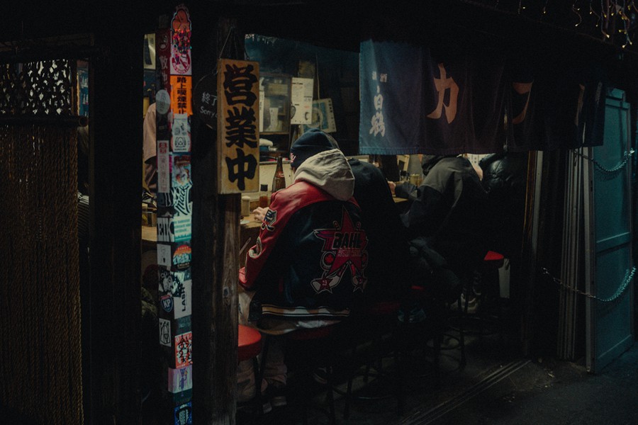 顶级复古电影胶片模拟日本东京城市街头人文扫街旅拍照片调色Lightroom预设 Cinematic Stills – TOKYO STILLS 插件预设 第5张-素材湾丨精选海外优质设计素材资源 顶级复古电影胶片模拟日本东京城市街头人文扫街旅拍照片调色Lightroom预设 Cinematic Stills – TOKYO STILLS 插件预设 sucaiwan.com