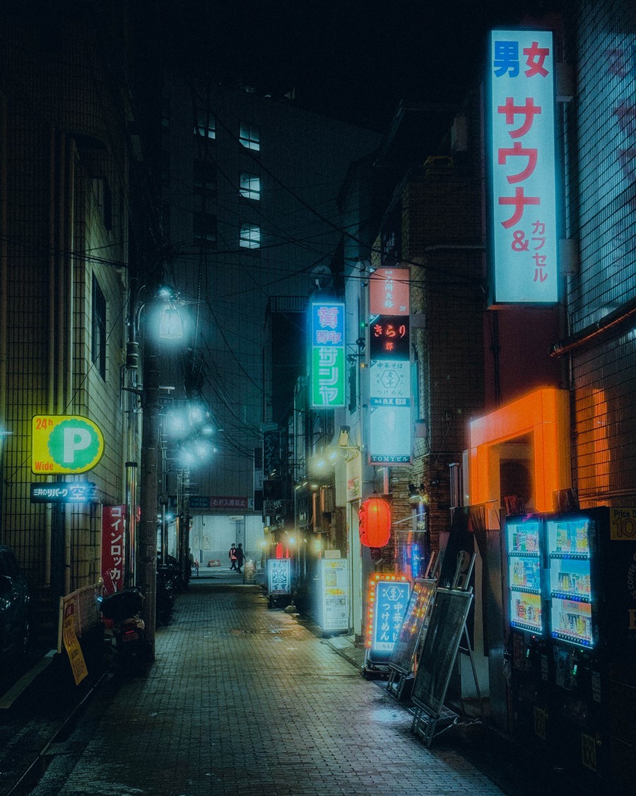 顶级复古电影胶片模拟日本东京城市街头人文扫街旅拍照片调色Lightroom预设 Cinematic Stills – TOKYO STILLS 插件预设 第13张-素材湾丨精选海外优质设计素材资源 顶级复古电影胶片模拟日本东京城市街头人文扫街旅拍照片调色Lightroom预设 Cinematic Stills – TOKYO STILLS 插件预设 sucaiwan.com