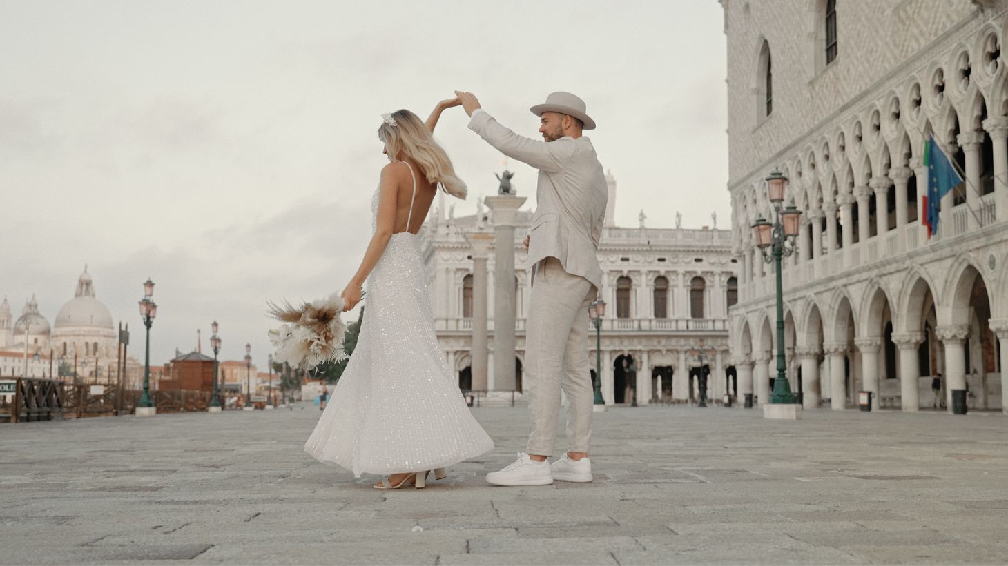 古典欧风柔和温暖色调电影风格优雅婚礼旅拍视频调色LUT预设包 Gamut – Marble Luts 插件预设 第3张-素材湾丨精选海外优质设计素材资源 古典欧风柔和温暖色调电影风格优雅婚礼旅拍视频调色LUT预设包 Gamut – Marble Luts 插件预设 sucaiwan.com