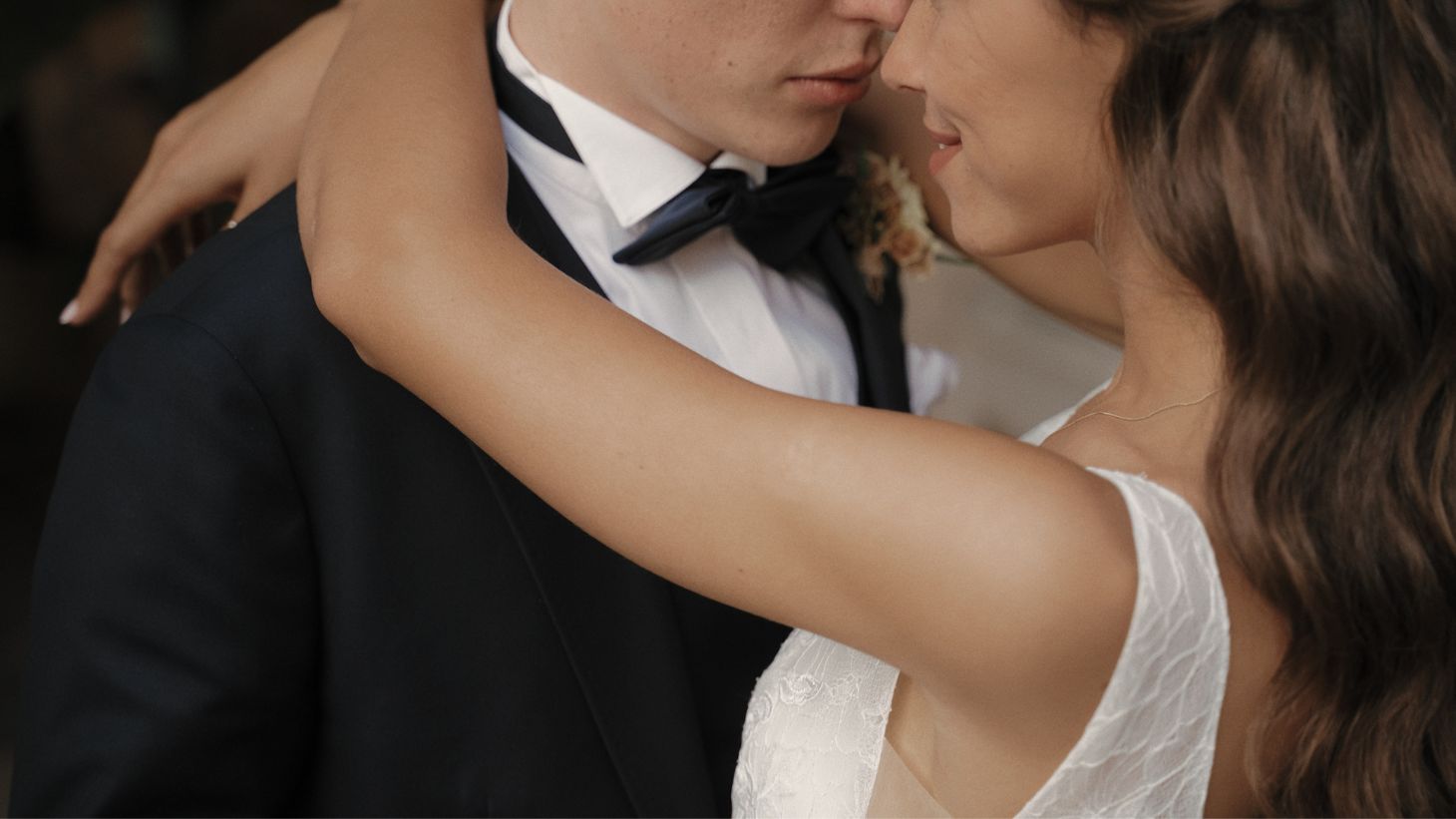 古典欧风柔和温暖色调电影风格优雅婚礼旅拍视频调色LUT预设包 Gamut – Marble Luts 插件预设 第4张-素材湾丨精选海外优质设计素材资源 古典欧风柔和温暖色调电影风格优雅婚礼旅拍视频调色LUT预设包 Gamut – Marble Luts 插件预设 sucaiwan.com