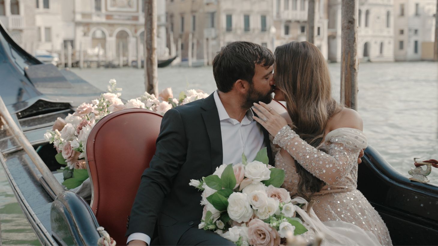 古典欧风柔和温暖色调电影风格优雅婚礼旅拍视频调色LUT预设包 Gamut – Marble Luts 插件预设 第17张-素材湾丨精选海外优质设计素材资源 古典欧风柔和温暖色调电影风格优雅婚礼旅拍视频调色LUT预设包 Gamut – Marble Luts 插件预设 sucaiwan.com