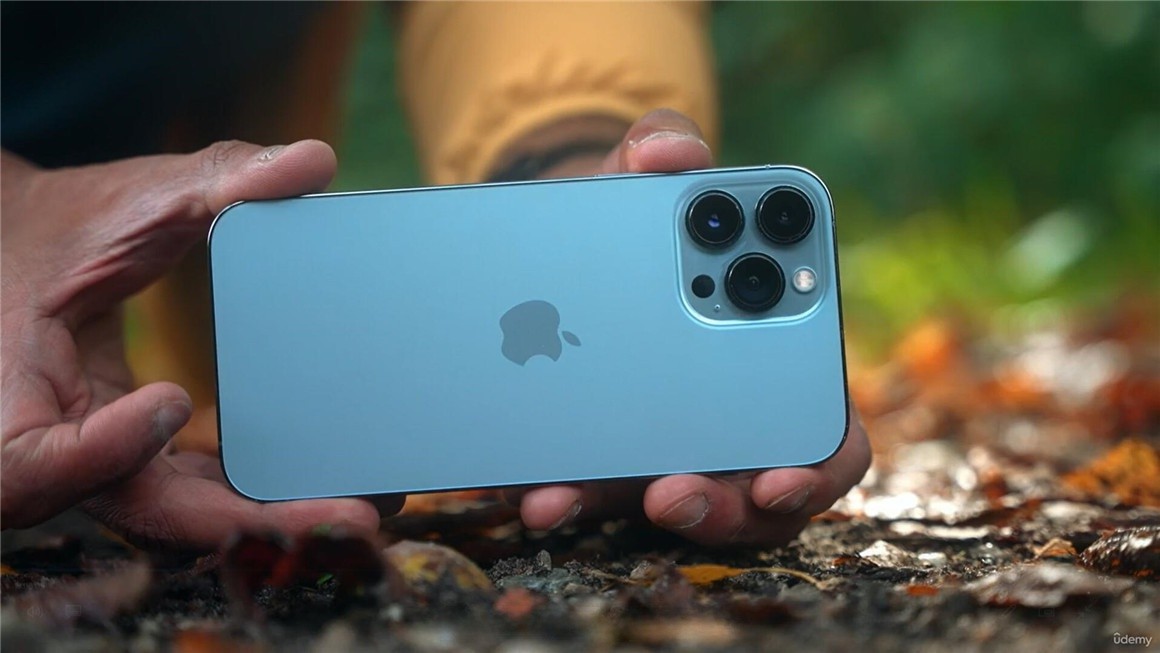 大师课程:iPhone手机摄影专业级电影制作人大师班 iPhone Filmmaker Masterclass , 第3张-素材湾丨精选海外优质设计素材资源 大师课程:iPhone手机摄影专业级电影制作人大师班 iPhone Filmmaker Masterclass , sucaiwan.com