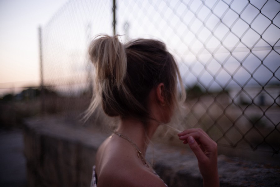 潮流电影质感红色/金棕色/深蓝色色调颗粒纹理模拟人文扫街照片调色Lightroom预设 Andre Josselin – Signature Presets 插件预设 第28张-素材湾丨精选海外优质设计素材资源 潮流电影质感红色/金棕色/深蓝色色调颗粒纹理模拟人文扫街照片调色Lightroom预设 Andre Josselin – Signature Presets 插件预设 sucaiwan.com