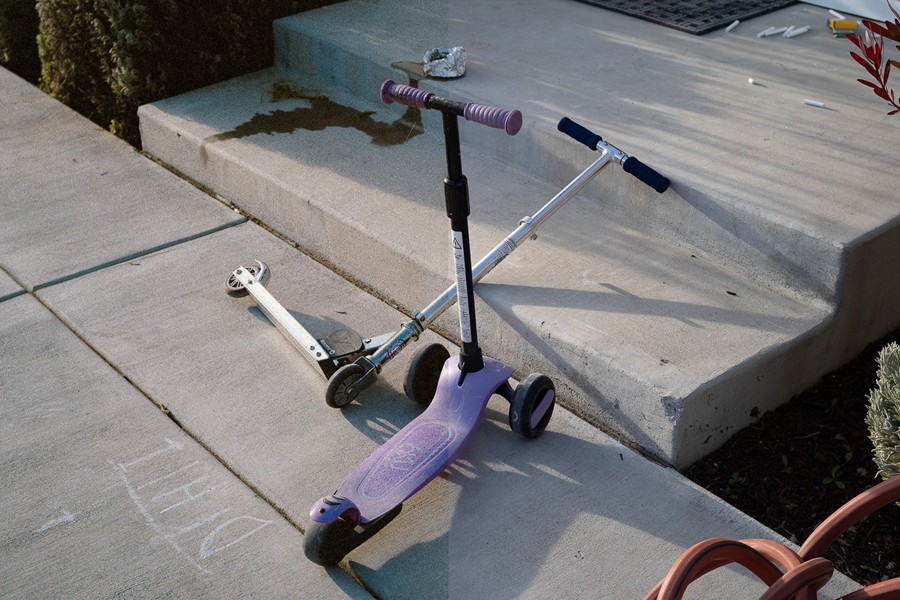 真实电影外观柯达Portra 400胶片颗粒模拟旅拍风景照片调色Lightroom预设 Verygood Presets – Portra 400 插件预设 第4张-素材湾丨精选海外优质设计素材资源 真实电影外观柯达Portra 400胶片颗粒模拟旅拍风景照片调色Lightroom预设 Verygood Presets – Portra 400 插件预设 sucaiwan.com