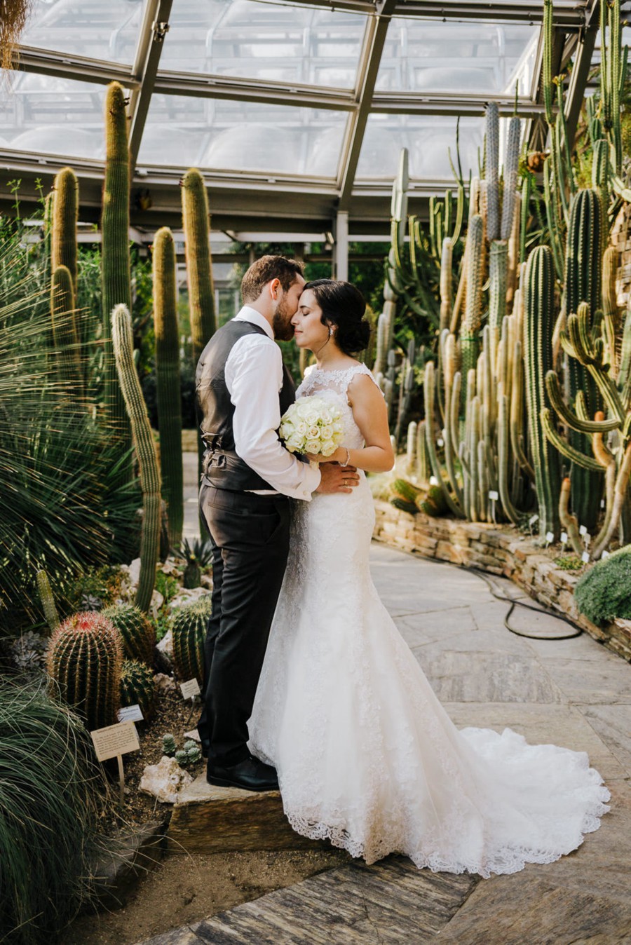 复古暖色调通透氛围感婚礼人像摄影视频LUTS调色预设 Soulmate LUTs 插件预设 第1张-素材湾丨精选海外优质设计素材资源 复古暖色调通透氛围感婚礼人像摄影视频LUTS调色预设 Soulmate LUTs 插件预设 sucaiwan.com