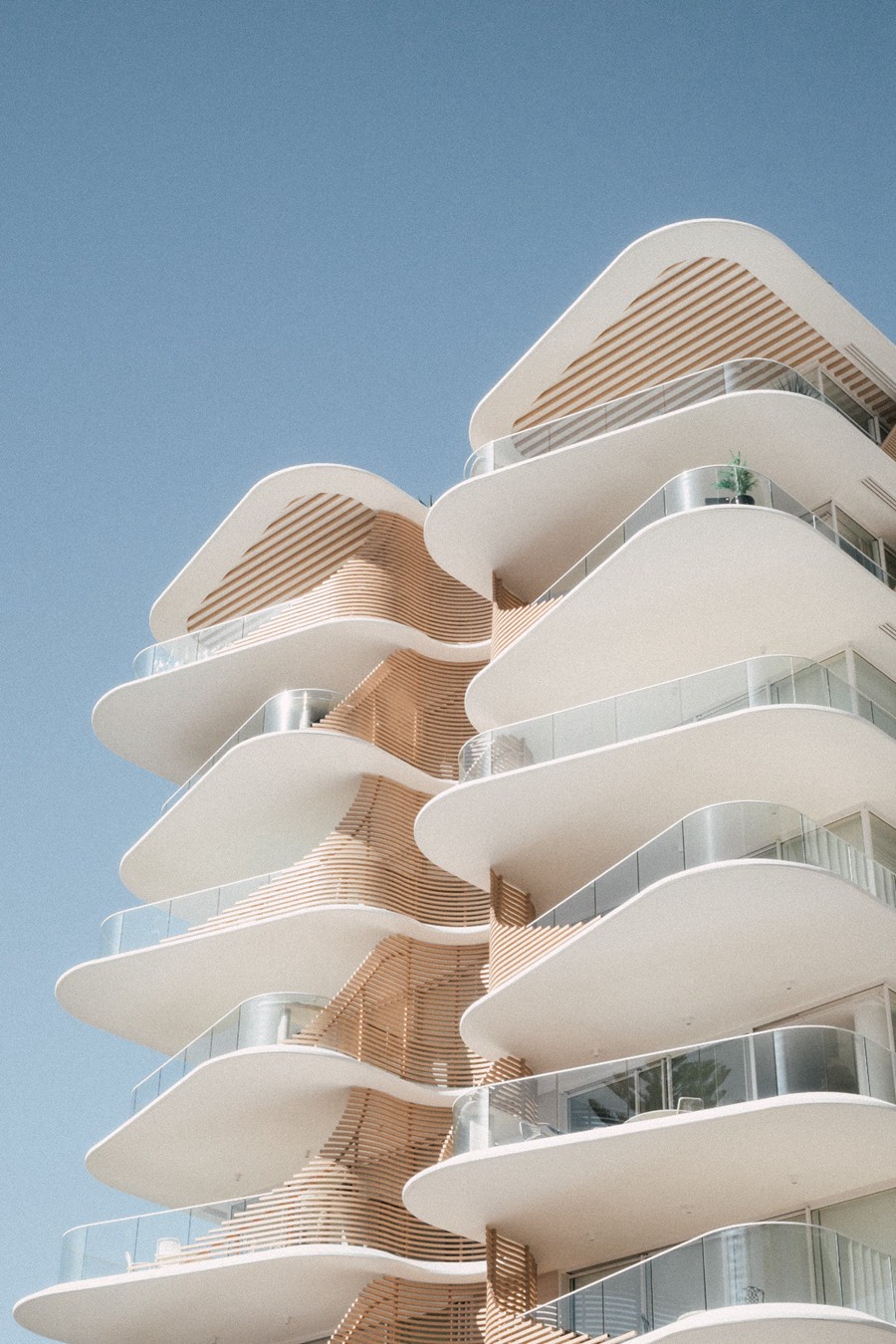 永恒经典白平衡颗粒纹理质感肖像风景摄影照片调色Lightroom预设 Gerard Needham – V1 Presets 插件预设 sucaiwan.com