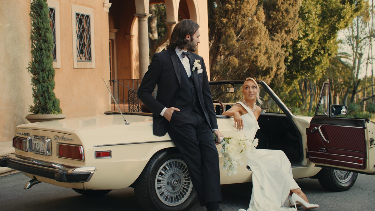 永恒奢华电影风格温暖柔和光彩婚礼视频调色LUT预设 GAMUT – Prestige 插件预设 第7张-素材湾丨精选海外优质设计素材资源 永恒奢华电影风格温暖柔和光彩婚礼视频调色LUT预设 GAMUT – Prestige 插件预设 sucaiwan.com