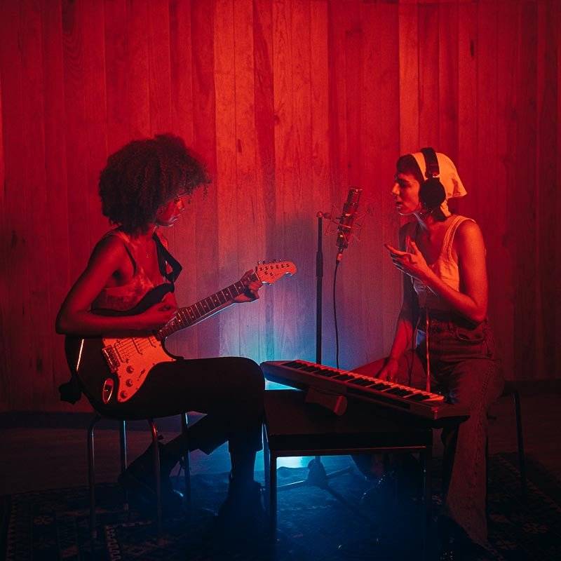 复古CineStill 800电影胶片模拟夜晚摄影照片调色PS动作模板素材 Mastin Labs – Night & Day Cinestill 800T Halation ATN V 1.3 插件预设 第3张-素材湾丨精选海外优质设计素材资源 复古CineStill 800电影胶片模拟夜晚摄影照片调色PS动作模板素材 Mastin Labs – Night & Day Cinestill 800T Halation ATN V 1.3 插件预设 sucaiwan.com